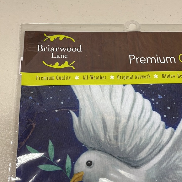 Briarwoodlane decorative garden flag - Picture 4 of 8